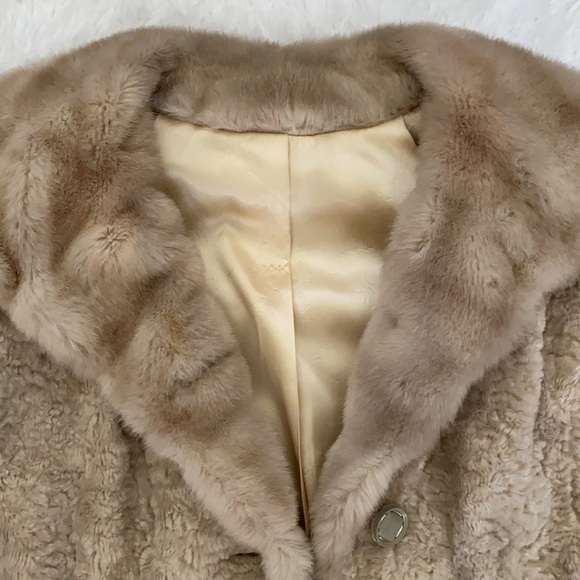 St. Moritz vintage 60’s floral faux fur overcoat - Picture 5 of 9